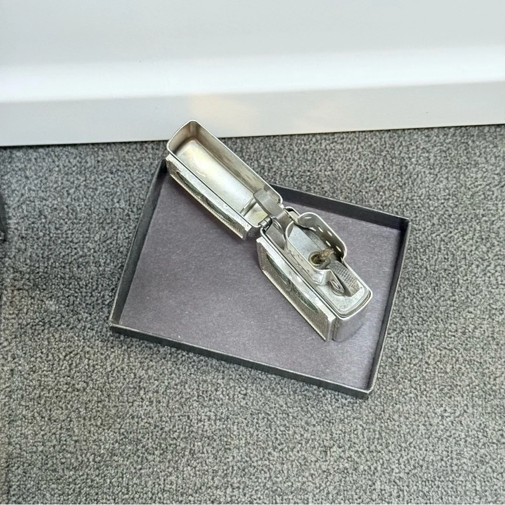 Zippo Lighter Lucky Clover Silver 20364 - Picture 7 of 8